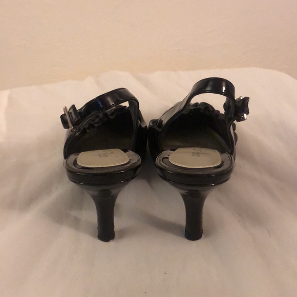 Casy Street black high heels, very nice look. Size 8.5 - Picture 4 of 5